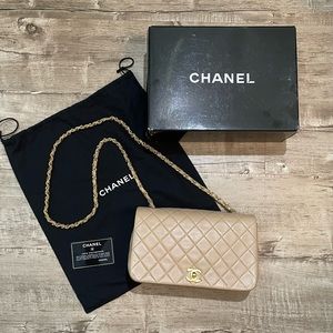 Chanel Beige/Nude Lambskin Classic Single Flap with 24KGP Hardware (Medium)